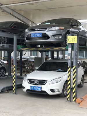 การออกแบบห้องเก็บของในสี่คอลัมน์ ไฮดรอลิกลิฟท์สําหรับการเก็บของรถและครัวเรือน